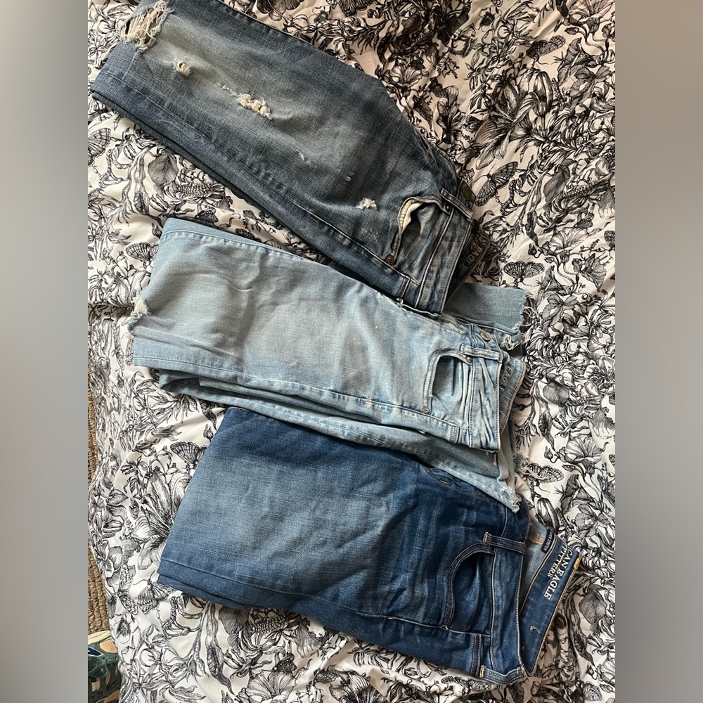3 AMERICAN EAGLE
